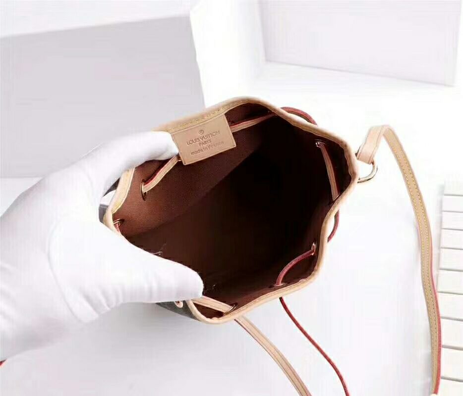 LV Handbags AAA(Women)-010