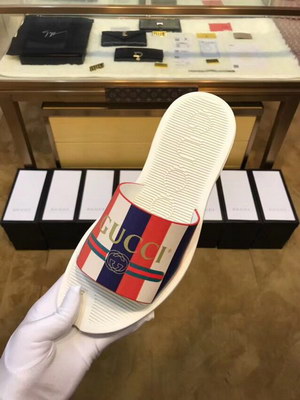 G*u*i slippers(aaa)-276