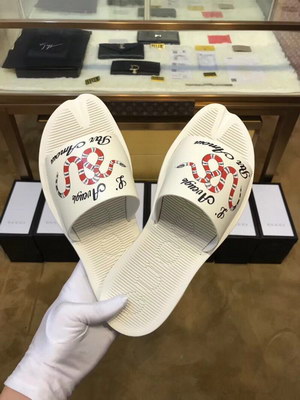 G*u*i slippers(aaa)-271