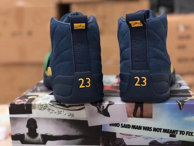 Air Jordan 12 Michigan