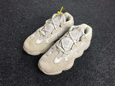 ad*s Y**zy 500(aaa)-001