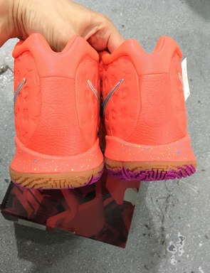 Kyrie 4 Lucky Charms-071