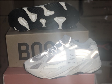 authentic ad*s Y**zy 700 boost white-003