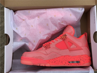 Air Jordan 4 NRG “Hot Punch“