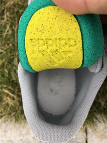 authentic ad*s Y**zy 700 boost “inertia”-004