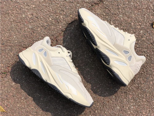 authentic ad*s Y**zy 700 boost-007