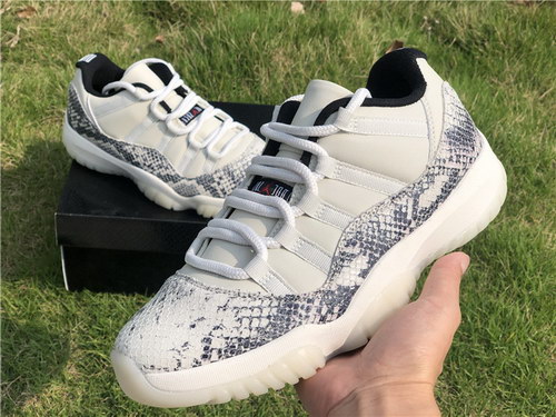 Air Jordan 11 Low Snakeskin White/Black