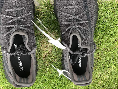 authentic Y**zy 350 v2 boost black/grey(correct version)