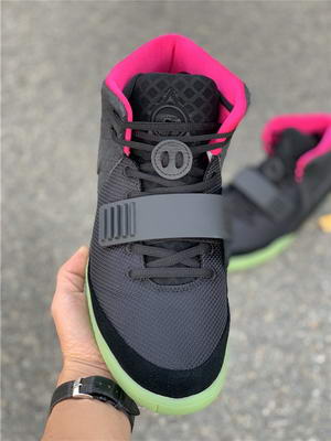 kanye west xnike air Y**zy ii nrg black