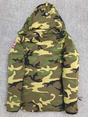 Can*a Go*e coat-37-142