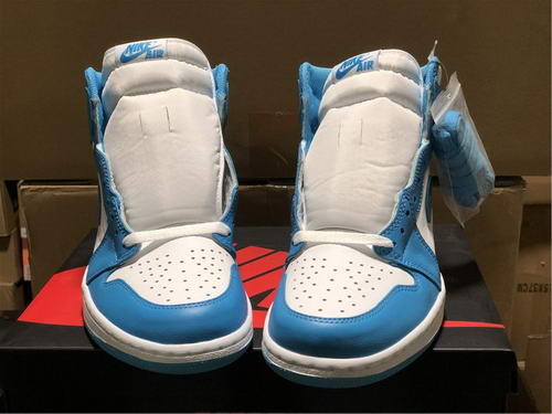 Air Jordan 1 UNC"