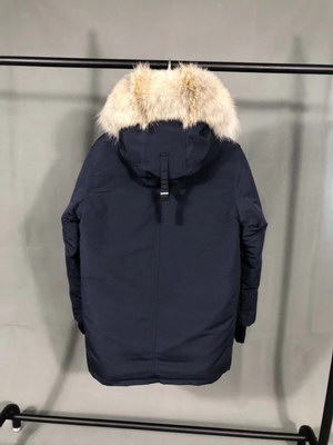 Can*a Go*e coat-13-163