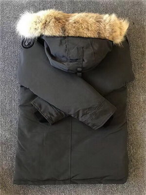 Can*a Go*e coat-13-162