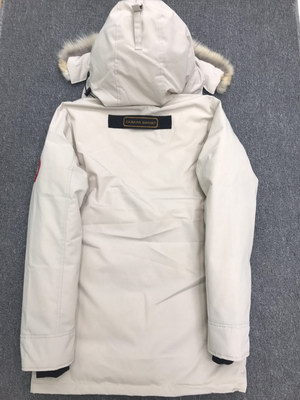 Can*a Go*e coat-13-165