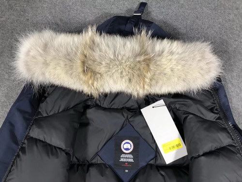 Can*a Go*e coat-13-163