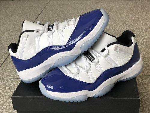 Air Jordan 11 Low  “Concord”