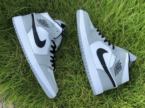 Air Jordan 1 Mid “Light Smoke Grey”