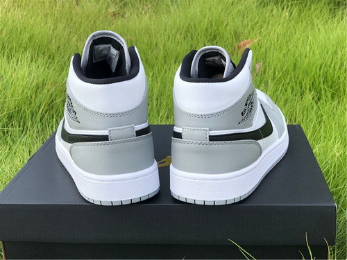Air Jordan 1 Mid “Light Smoke Grey”