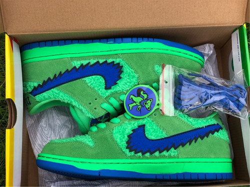 Grateful Dead x Nike SB Dunk Low-001