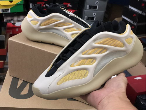 authentic Y**zy 700 boost v3 srphym