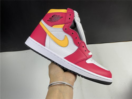 Air Jordan 1 High OG“Light Fusion Red”
