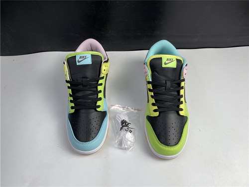 Nike Dunk Low SE “Free 99”