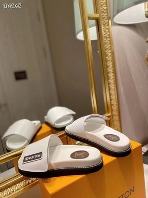 LV Slippers(AAA)-064