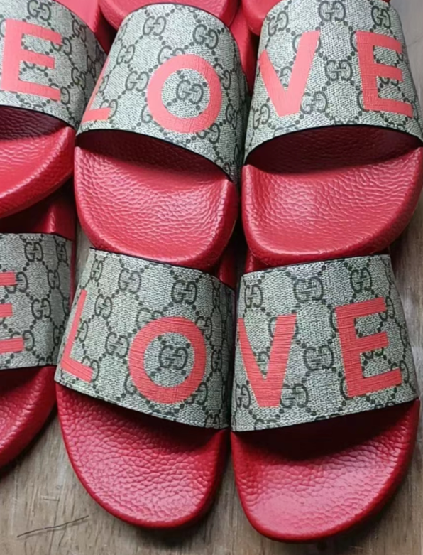 G*u*i slippers(aaa)-425