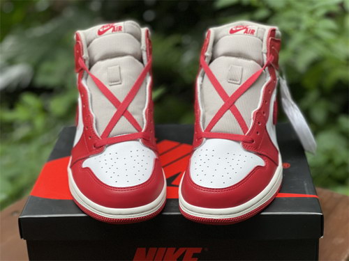 Air Jordan 1 High OG “Chenille”