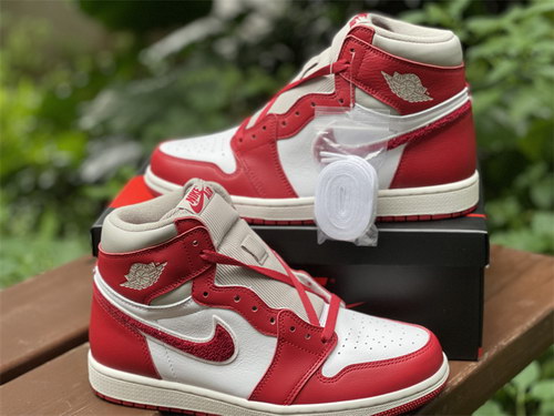 Air Jordan 1 High OG “Chenille”