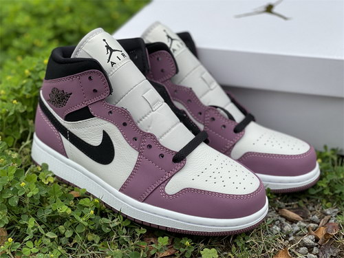 Air Jordan 1 Mid SE Berry