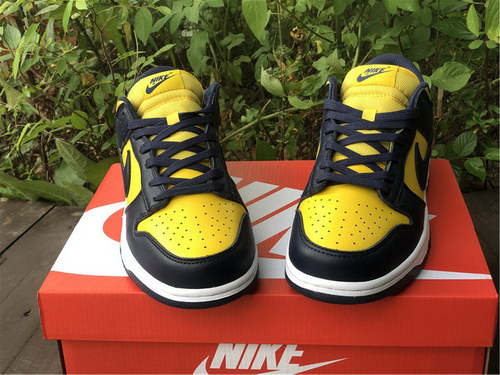Dunk Low “Michigan”