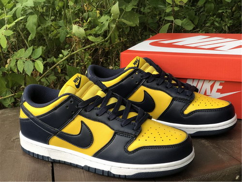 Dunk Low “Michigan”