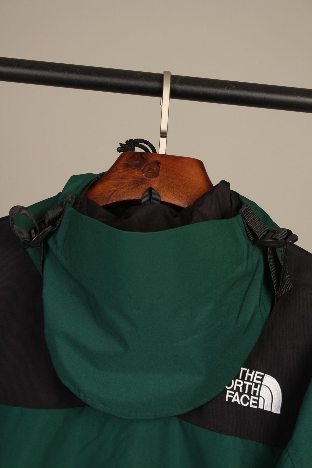 the n0*h F**e coat-021