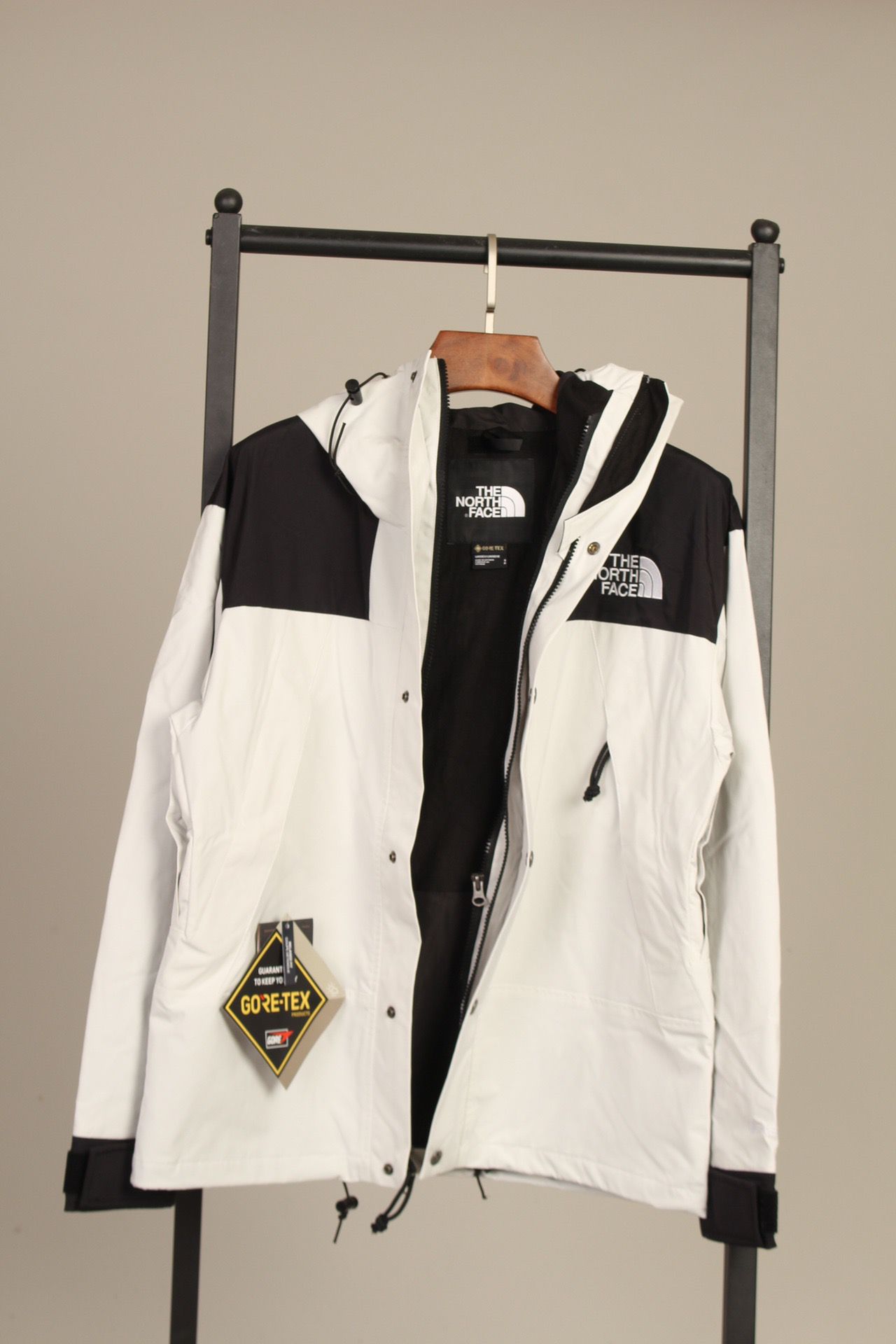 the n0*h F**e coat-020