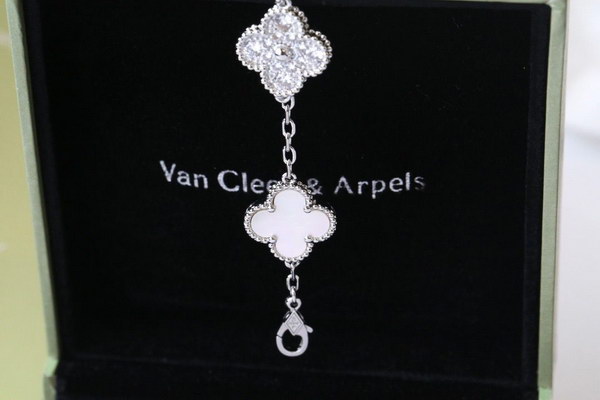 V*n Cl**f & Ar**ls bracelet(19cm)-008