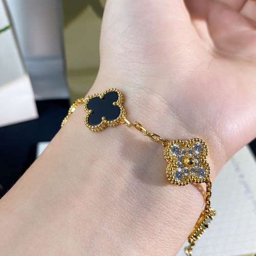 V*n Cl**f & Ar**ls bracelet(19cm)-004