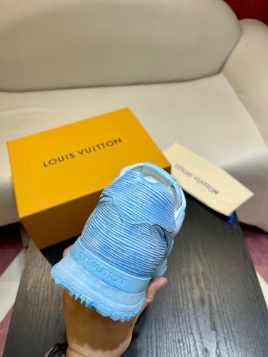 LV Shoes(AAA)-808