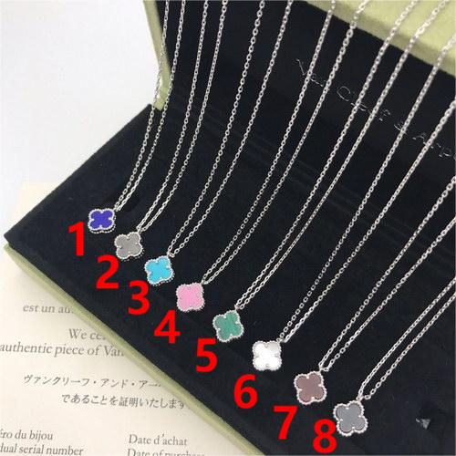 V*n Cl**f & Ar**ls necklace-002