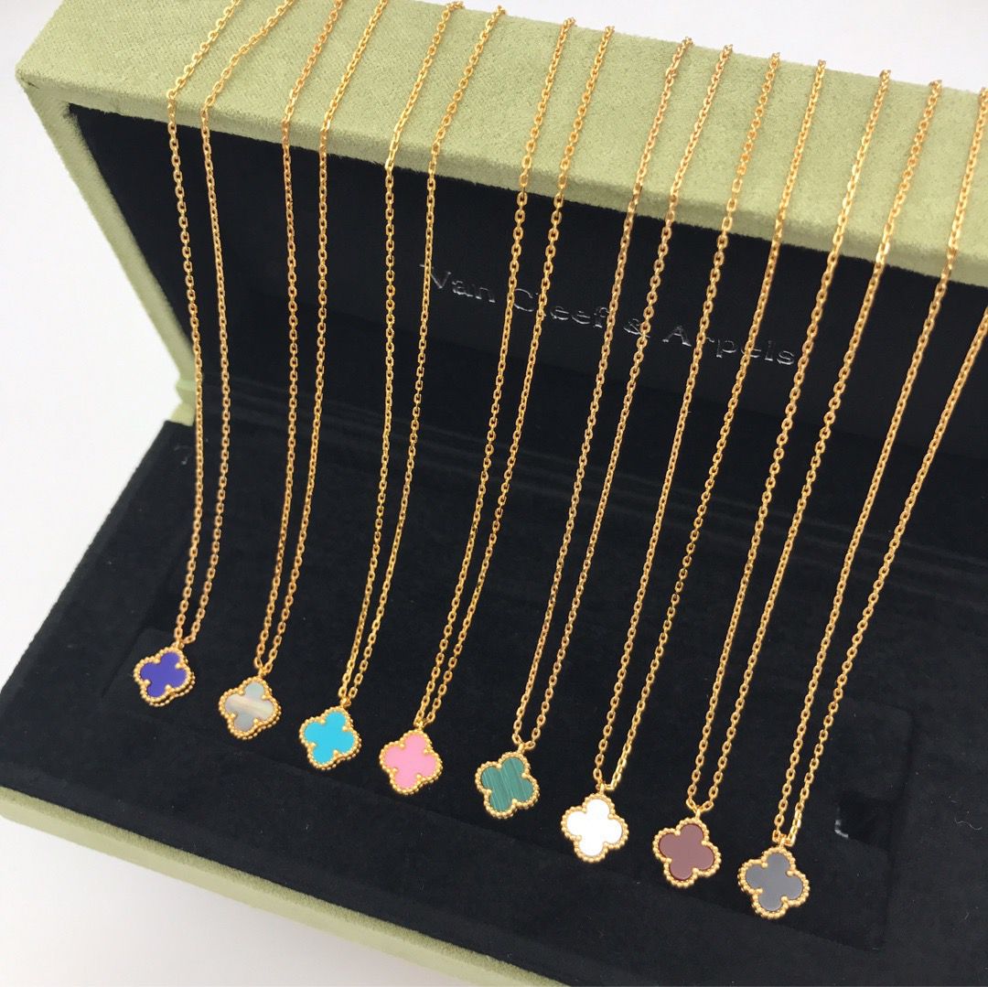 V*n Cl**f & Ar**ls necklace-003