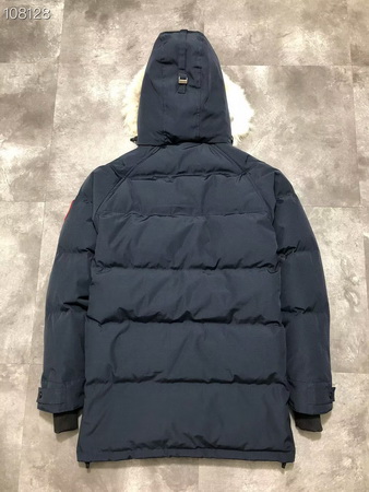 Can*a Go*e coat (e30)-222