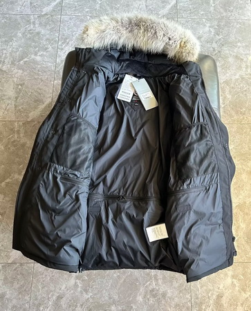 Can*a Go*e coat (black)-221