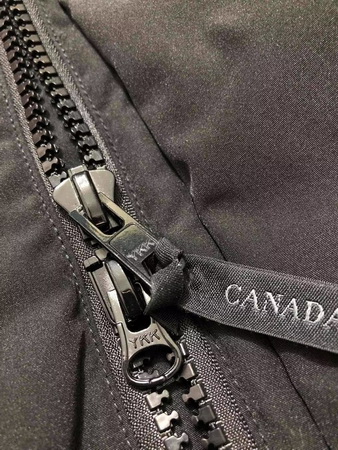 Can*a Go*e coat (e30)-223