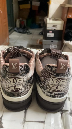 LV Shoes(AAA)-911