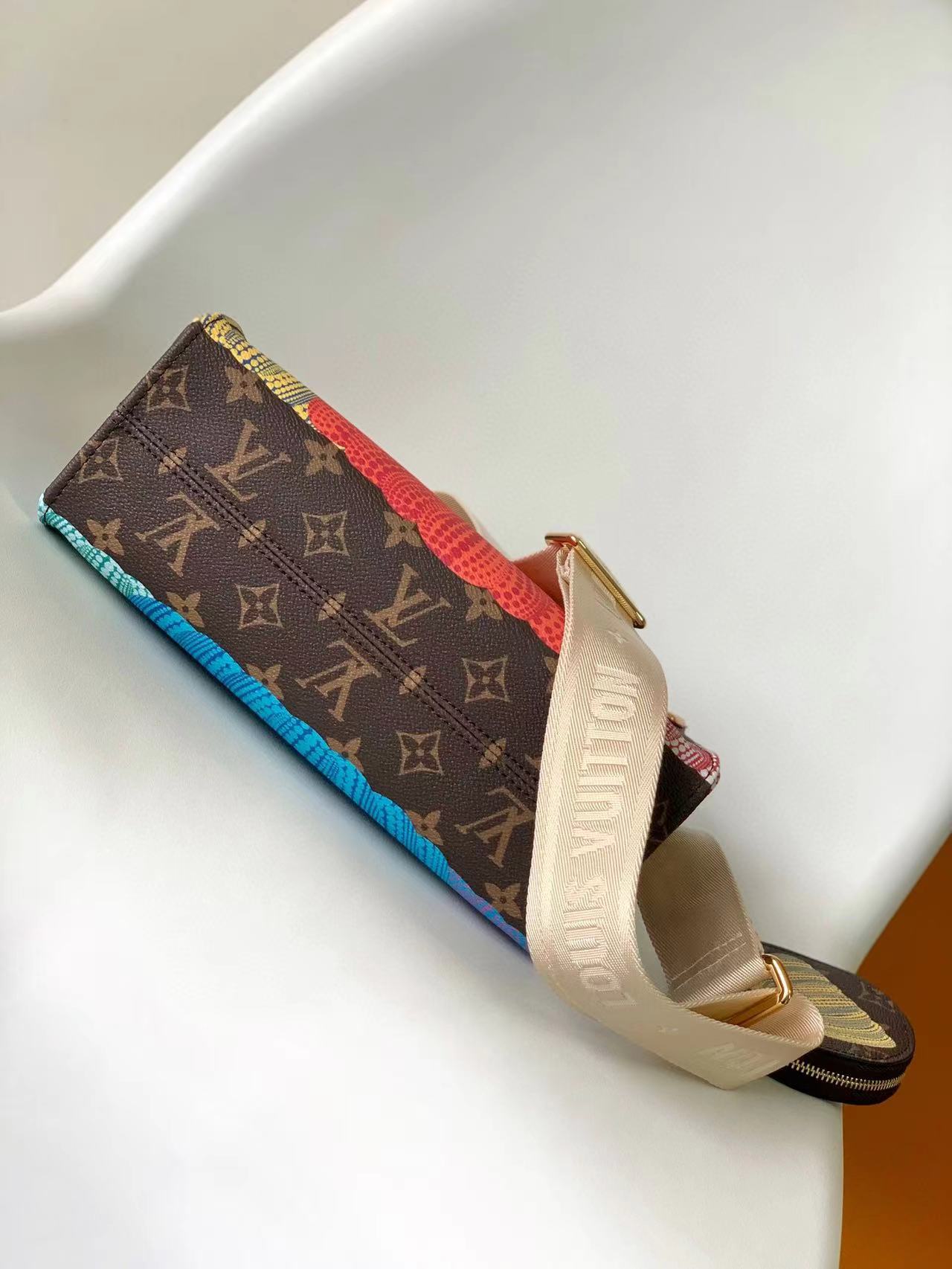 LV Handbags AAAA(Women)-143