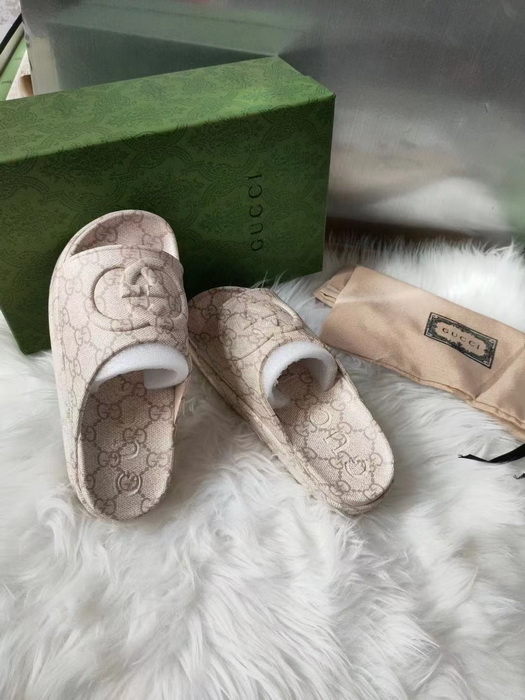 G*u*i slippers(aaa)-448