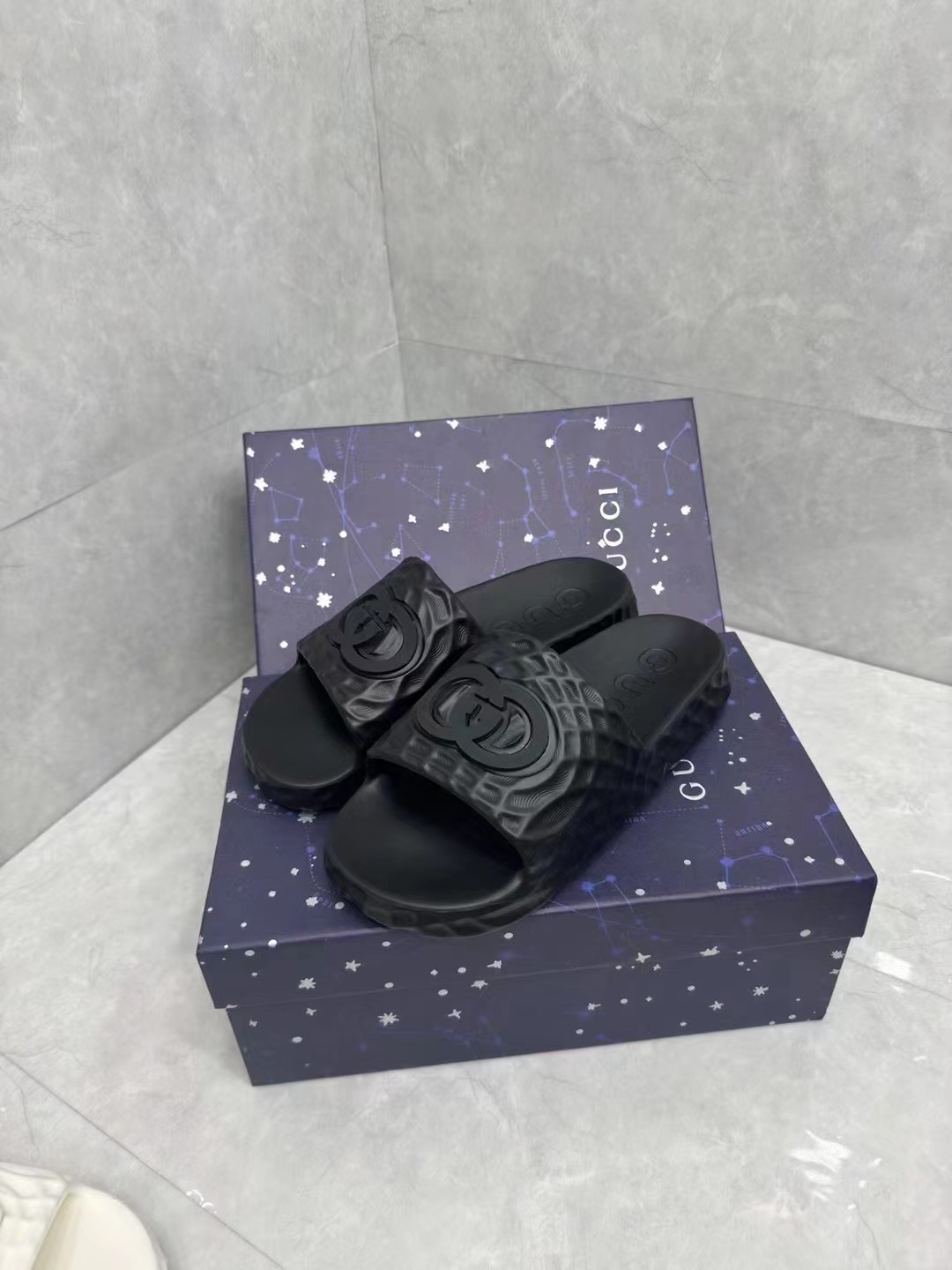 G*u*i slippers(aaa)-457