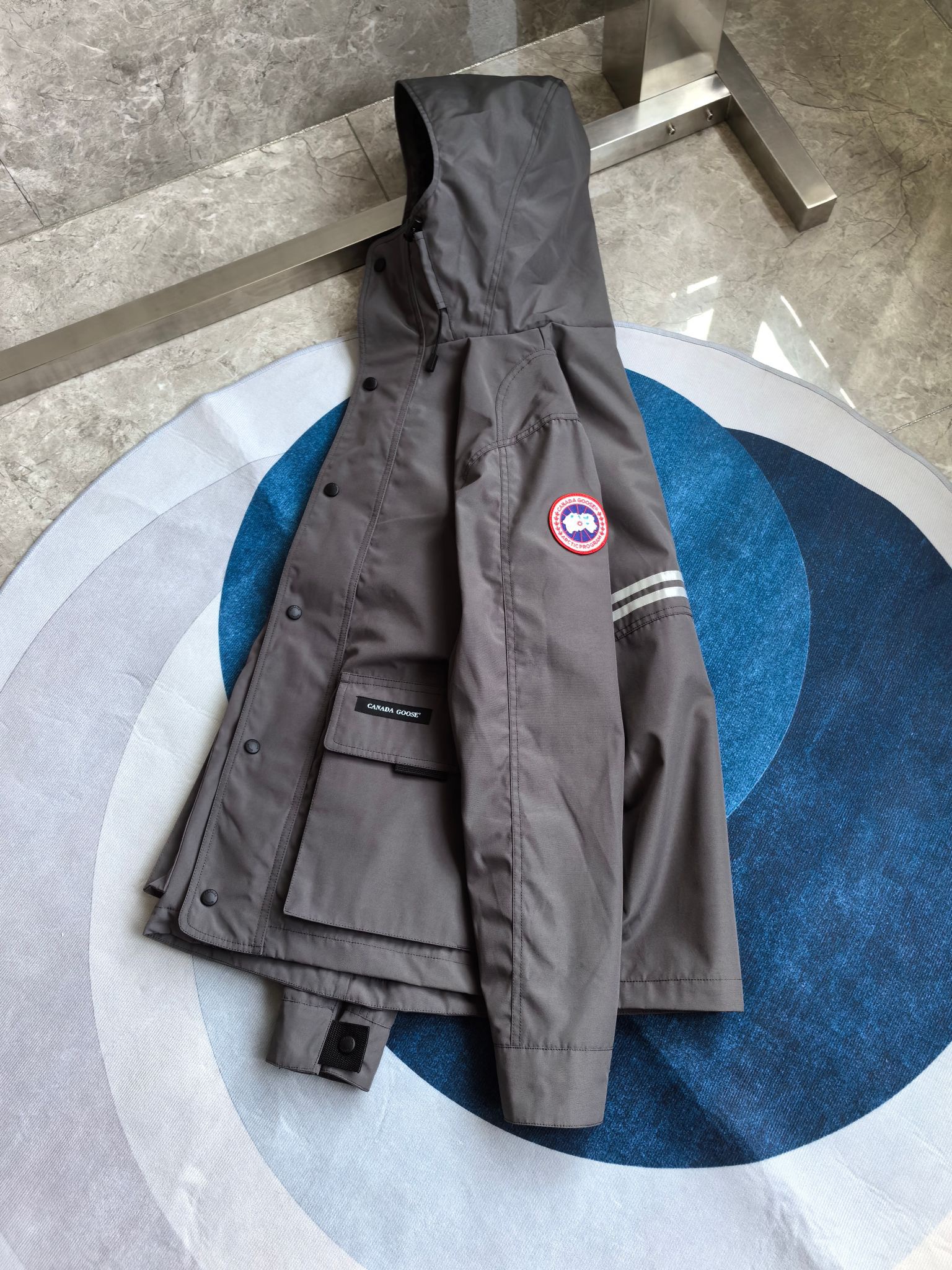 Can*a Go*e jacket-005