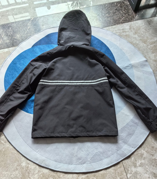 Can*a Go*e jacket-006