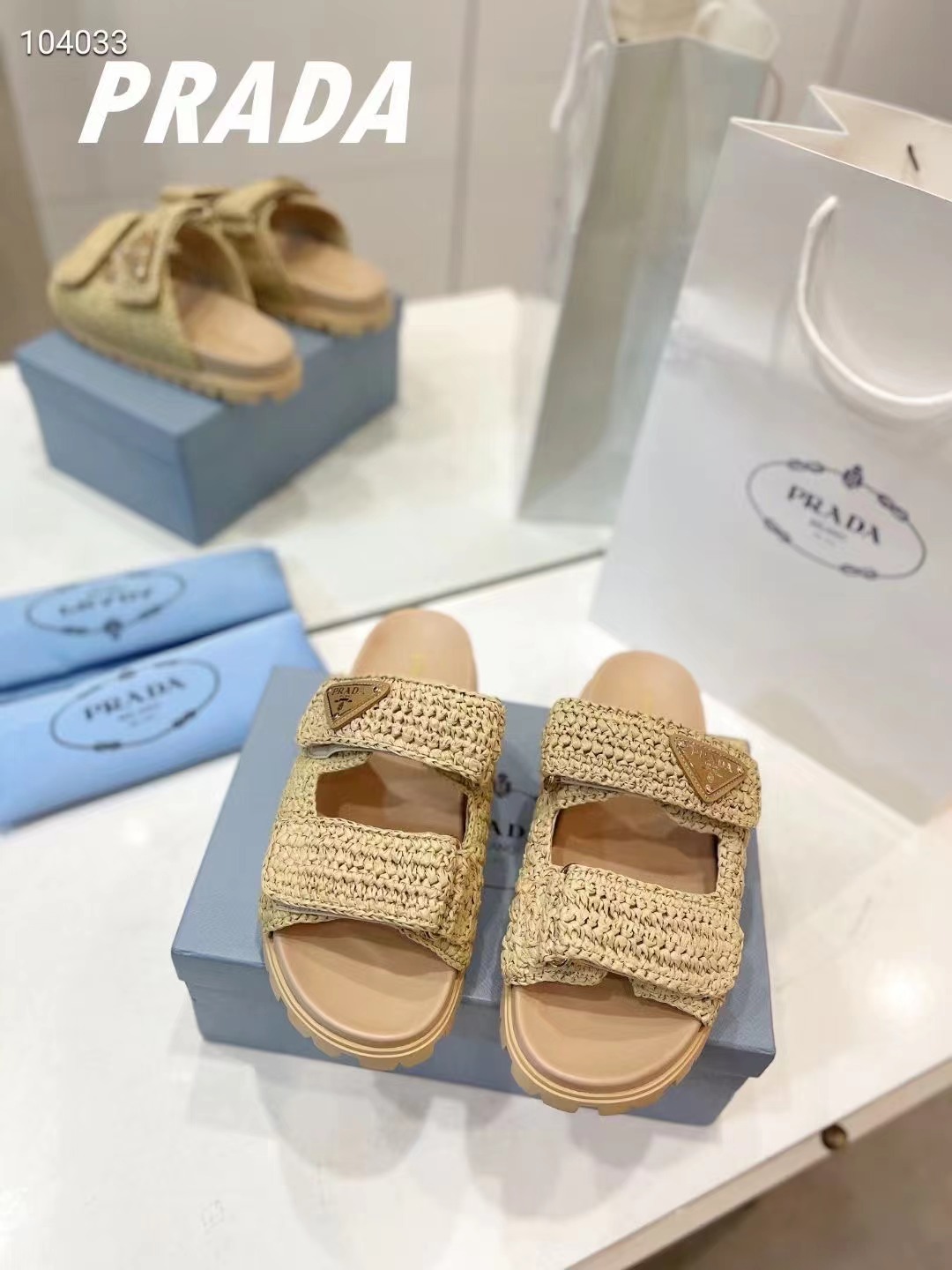 Pra*a slippers women(aaa)-012